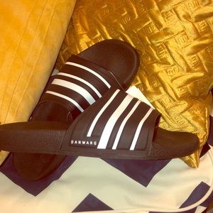 NWT 🕶 DANWARd 🏖 Euro Sz: 43 👨 🕶